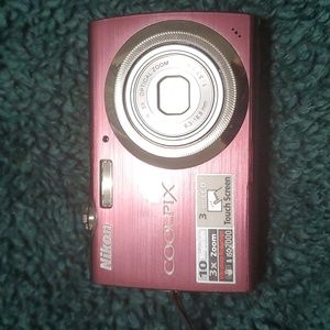 Vintage Coolpix Nikon 10 megapixels 3 inch touchscreen LCD used